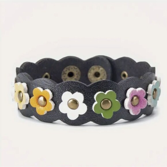 Black Boho FLOWER Faux leather Snap Bracelet Adjustable 8.9" - Picture 3 of 8